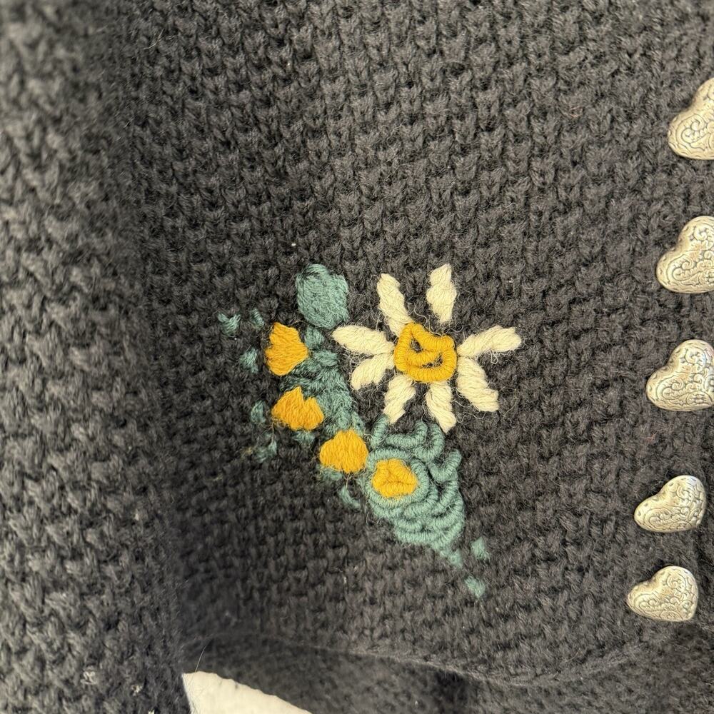 Alphorn Cardigan Womens 46 Black Wool Embroidered Floral Heart Vtg - Picture 5 of 13